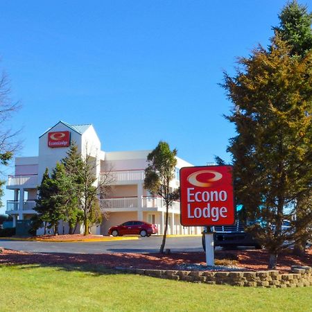 Econo Lodge Willowbrook Bagian luar foto