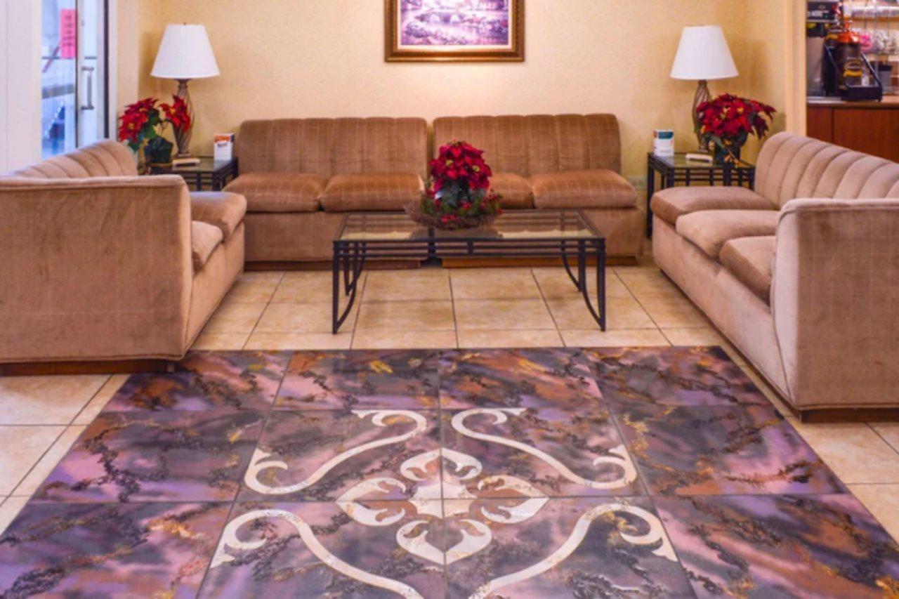Econo Lodge Willowbrook Bagian luar foto