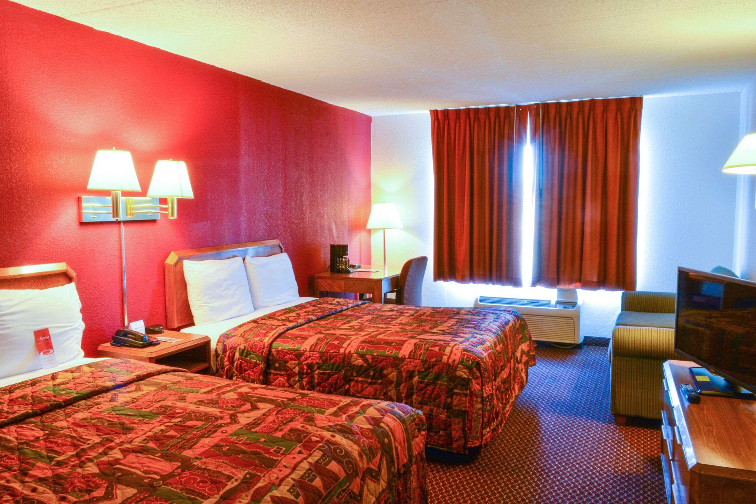 Econo Lodge Willowbrook Bagian luar foto