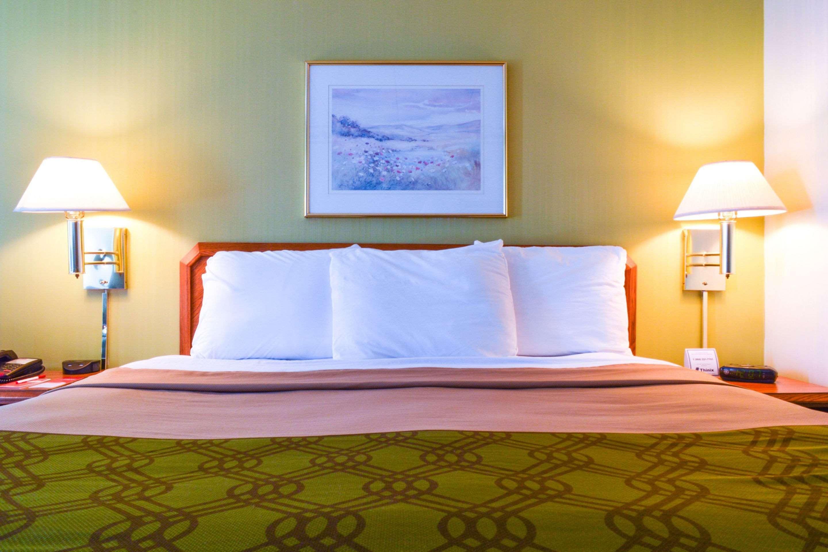 Econo Lodge Willowbrook Bagian luar foto
