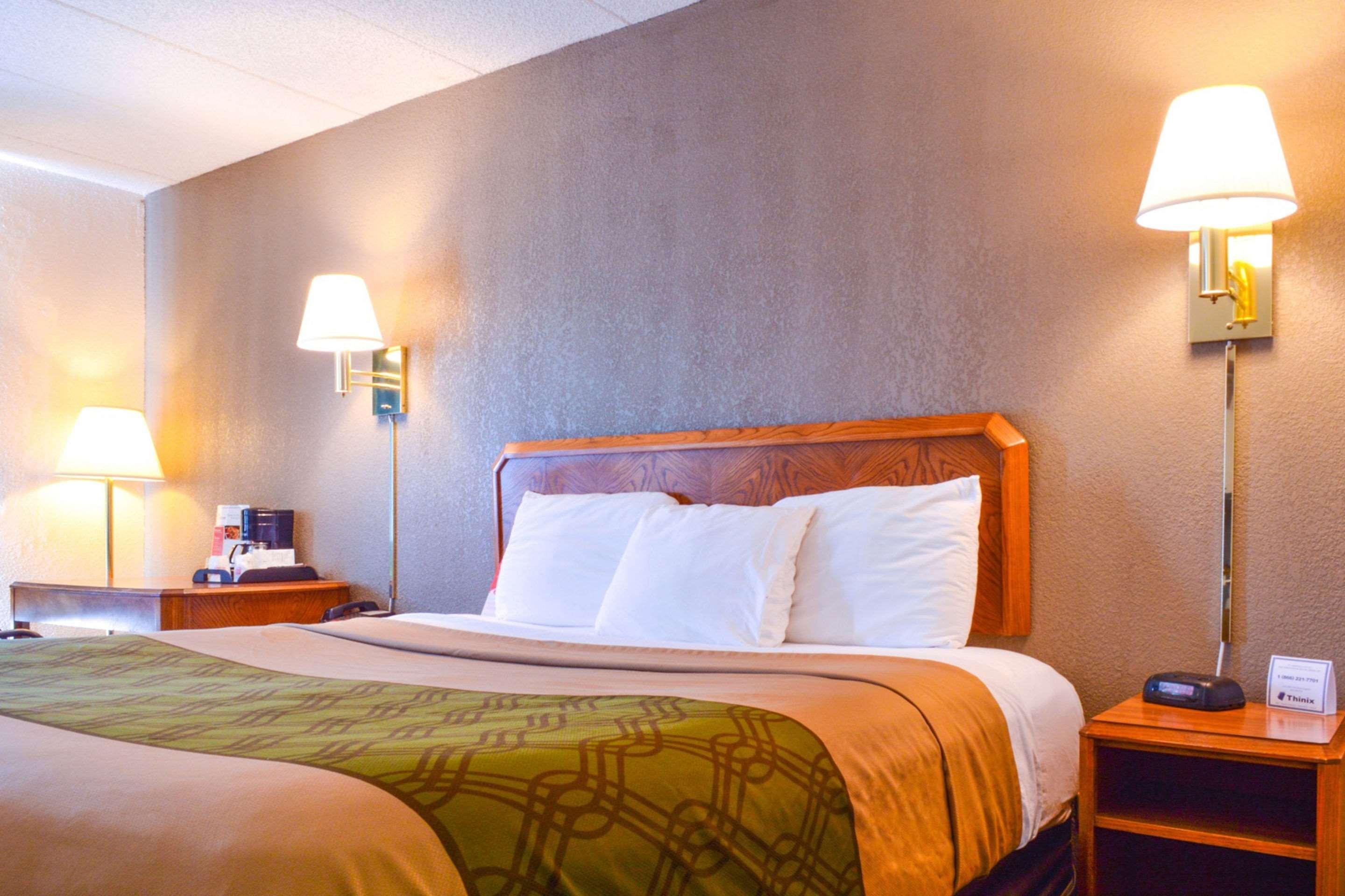 Econo Lodge Willowbrook Bagian luar foto