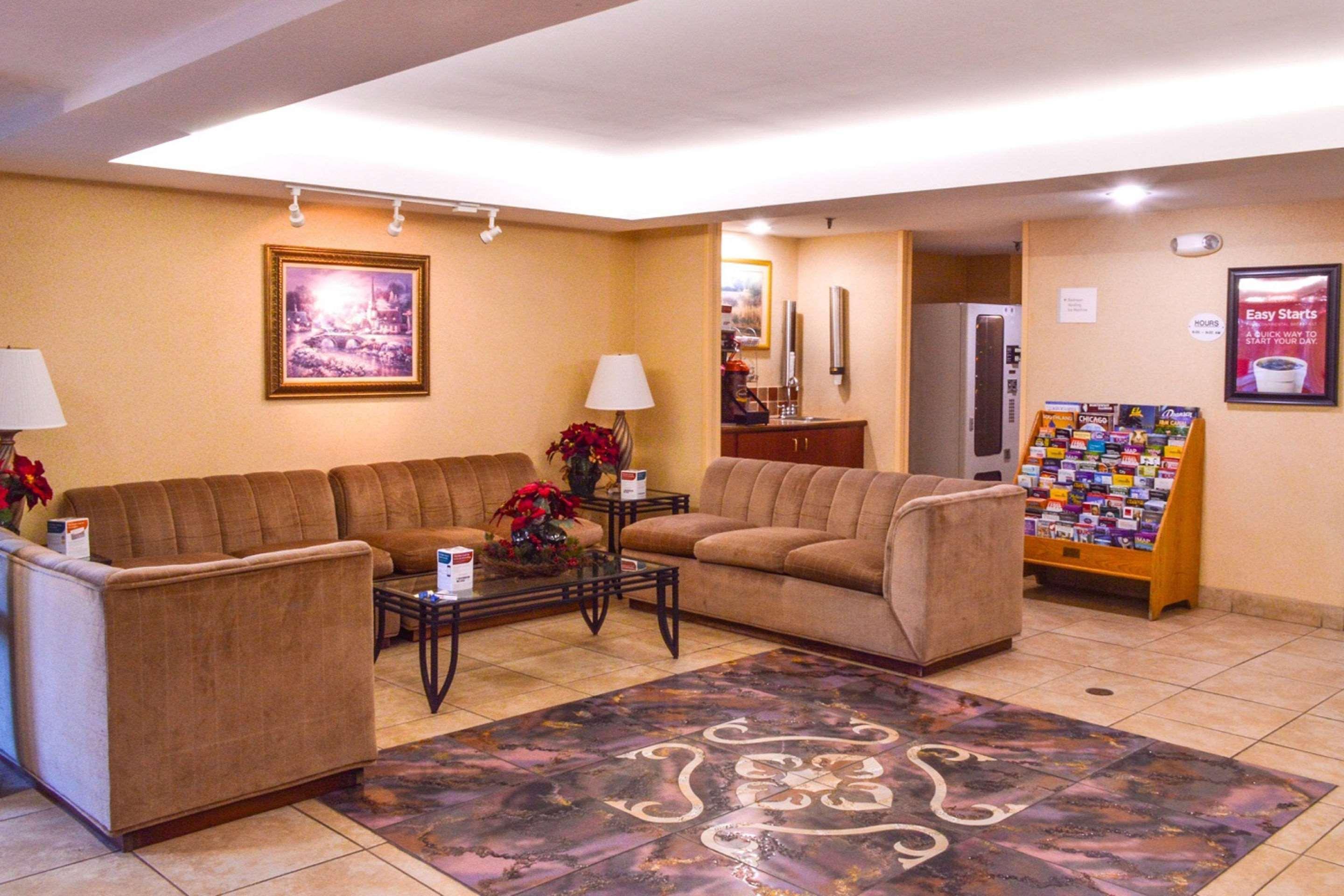 Econo Lodge Willowbrook Bagian luar foto